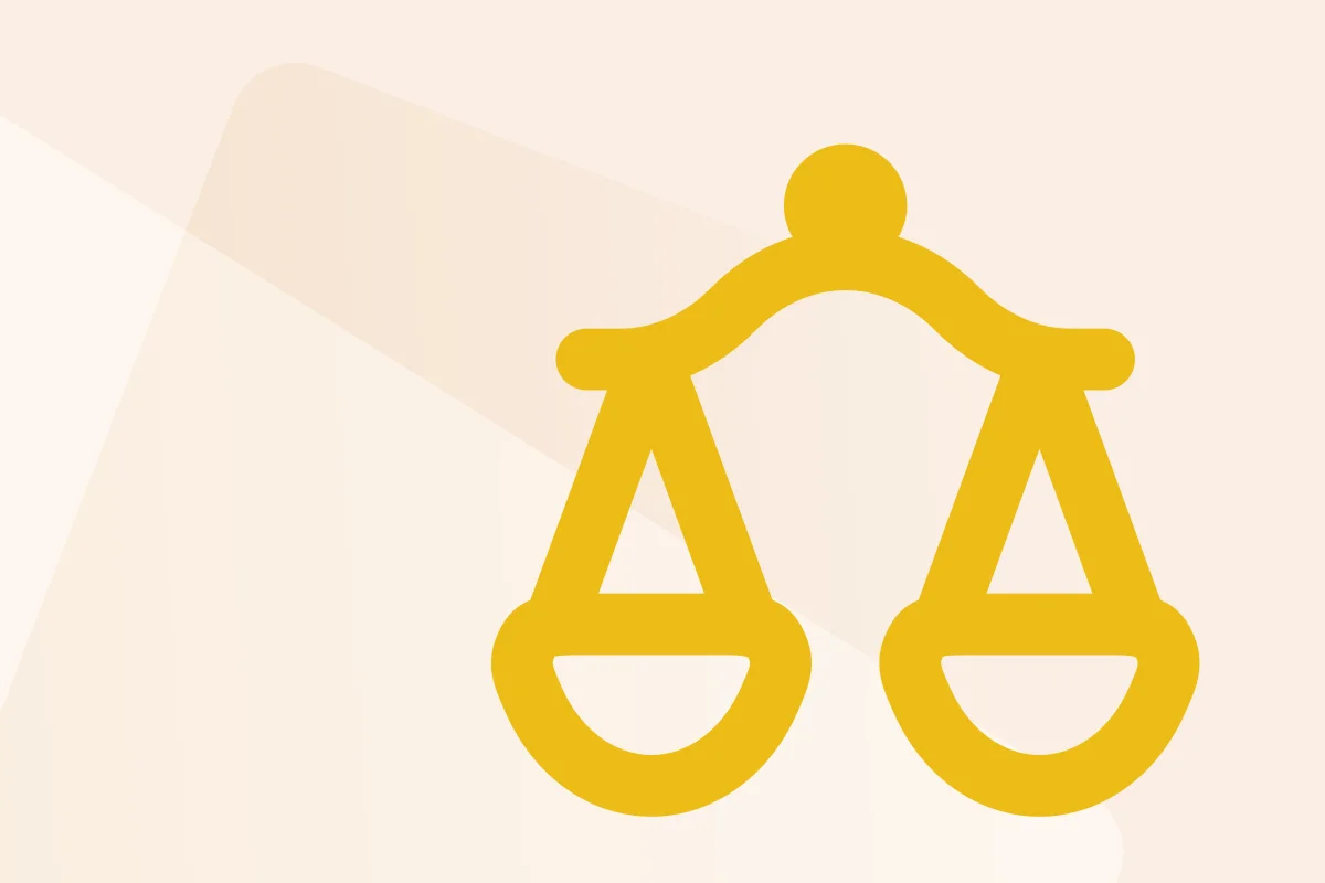 Symbol mit Waage, steht für die Kategorie Recht & Gesetz, Symbolfarbe gelb kennzeichnet den Produkttyp Paket.
